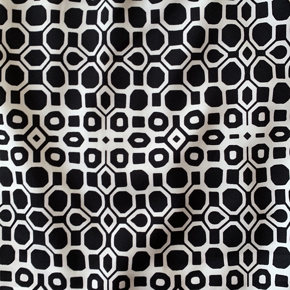 Chaus skirt - Picture 3 of 7